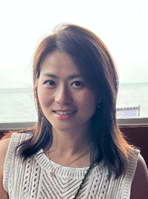 程詠詩女士